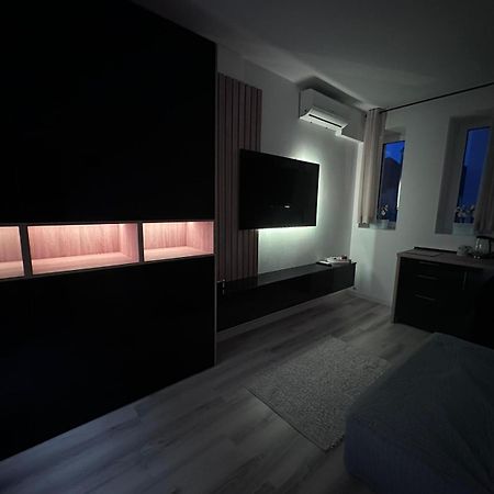 Luxury 1 Bedroom Apartment 부쿠레슈티 외부 사진